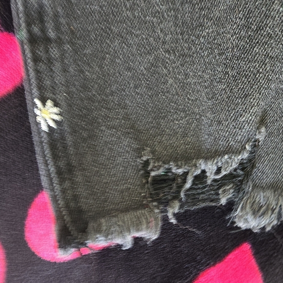 Tinseltown Black Boyfriend Jeans with Subtle‎ Embellishments 7.  J34 - Picture 8 of 10